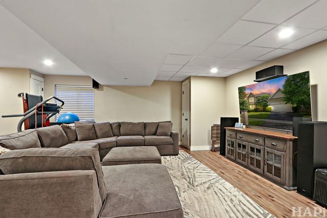 261 Hampton Road, Sugar Grove, IL 60554