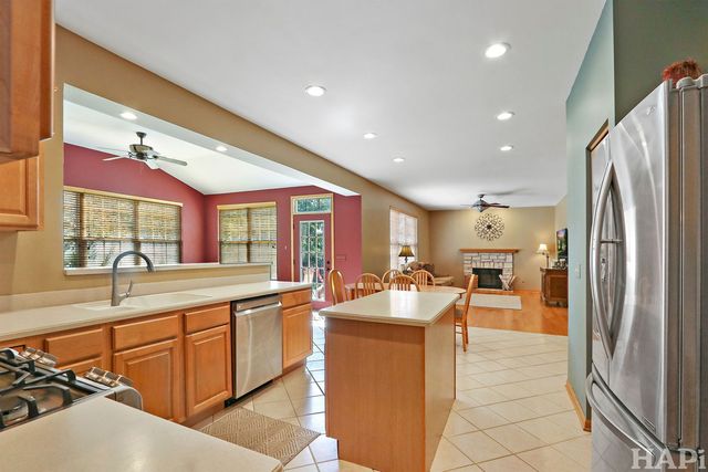 261 Hampton Road, Sugar Grove, IL 60554