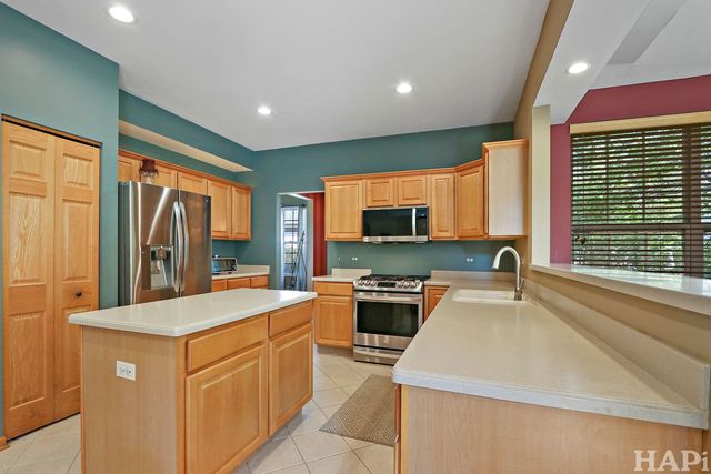 261 Hampton Road, Sugar Grove, IL 60554