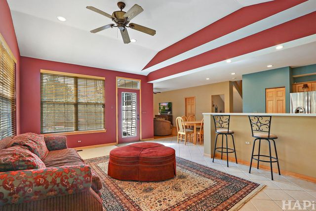 261 Hampton Road, Sugar Grove, IL 60554