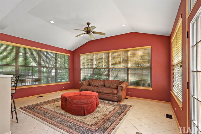 261 Hampton Road, Sugar Grove, IL 60554