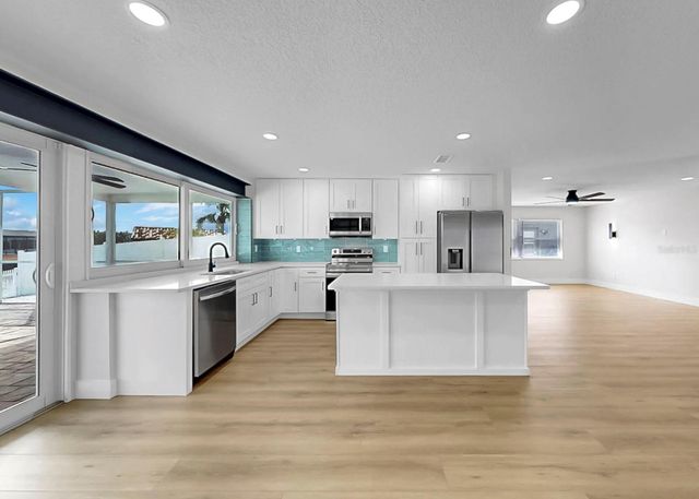 6515 SANTIAGO COURT, Apollo Beach, FL 33572