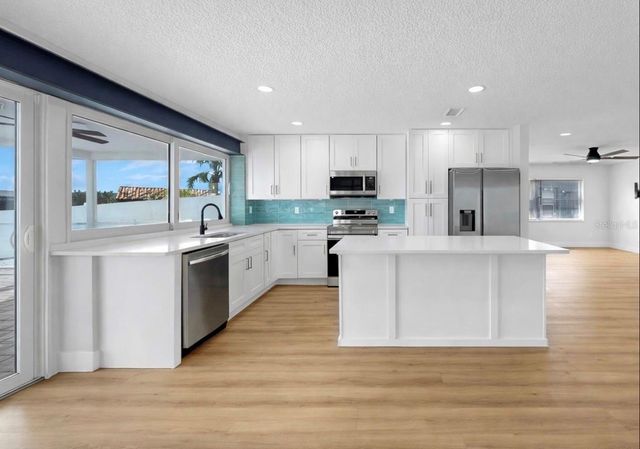 6515 SANTIAGO COURT, Apollo Beach, FL 33572