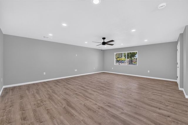 4832 N Fruit Avenue, Fresno, CA 93705