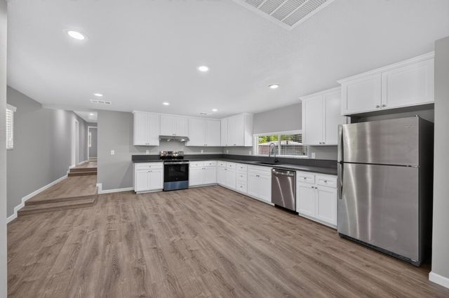 4832 N Fruit Avenue, Fresno, CA 93705