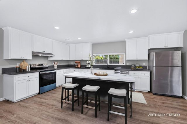 4832 N Fruit Avenue, Fresno, CA 93705