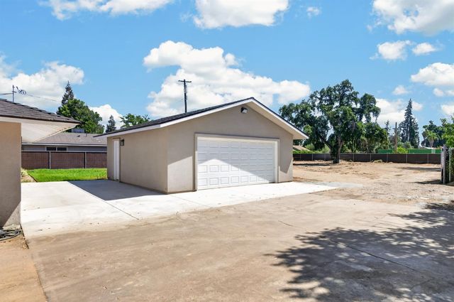 4832 N Fruit Avenue, Fresno, CA 93705