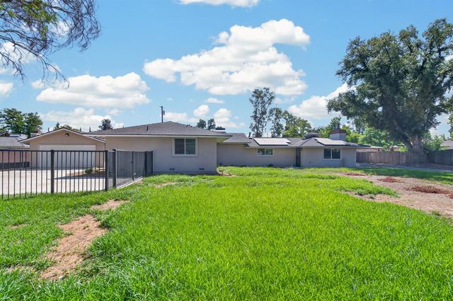 4832 N Fruit Avenue, Fresno, CA 93705
