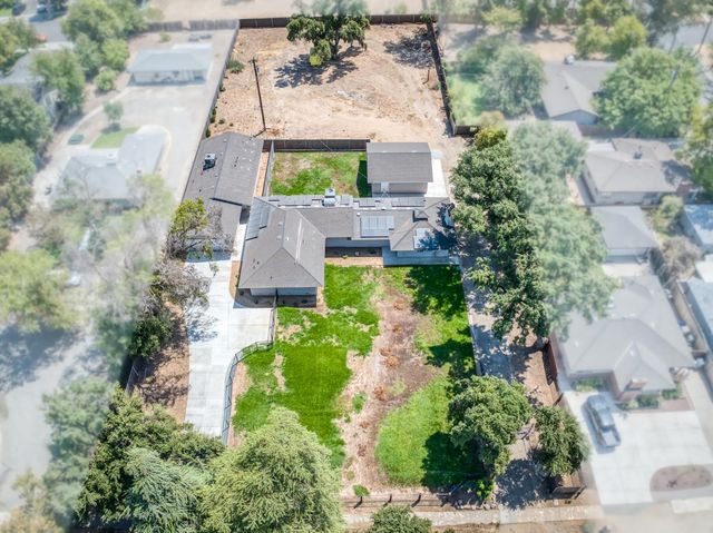 4832 N Fruit Avenue, Fresno, CA 93705