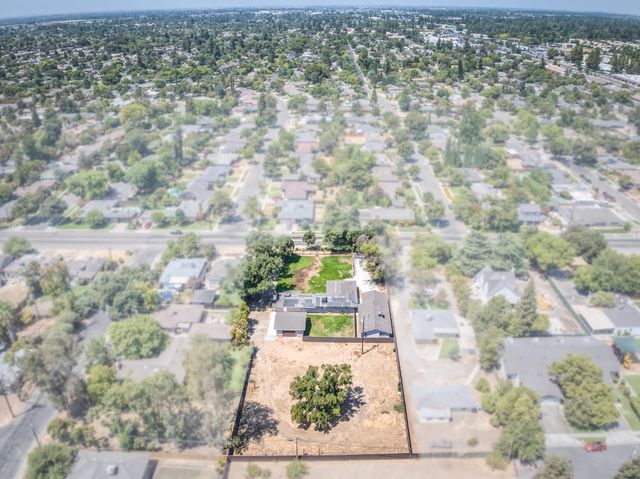4832 N Fruit Avenue, Fresno, CA 93705