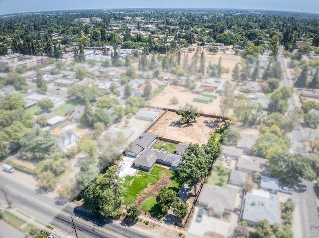 4832 N Fruit Avenue, Fresno, CA 93705