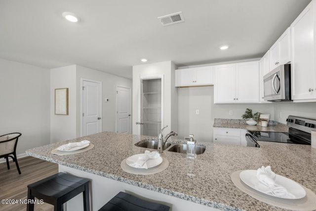 4344 Majesty Drive Unit 360, Castle Hayne, NC 28429