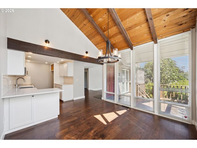6165 Sw HEIGHTS Ln, Beaverton, OR 97007