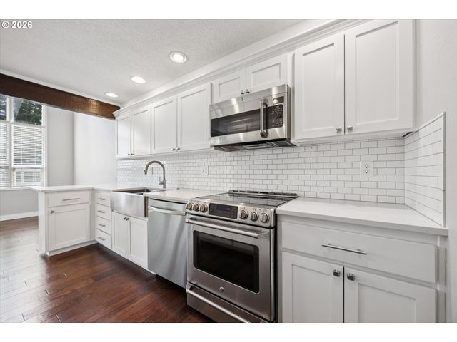 6165 Sw HEIGHTS Ln, Beaverton, OR 97007