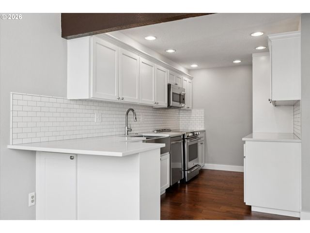 6165 Sw HEIGHTS Ln, Beaverton, OR 97007