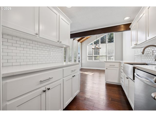 6165 Sw HEIGHTS Ln, Beaverton, OR 97007
