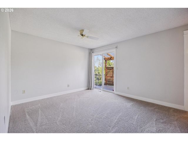6165 Sw HEIGHTS Ln, Beaverton, OR 97007