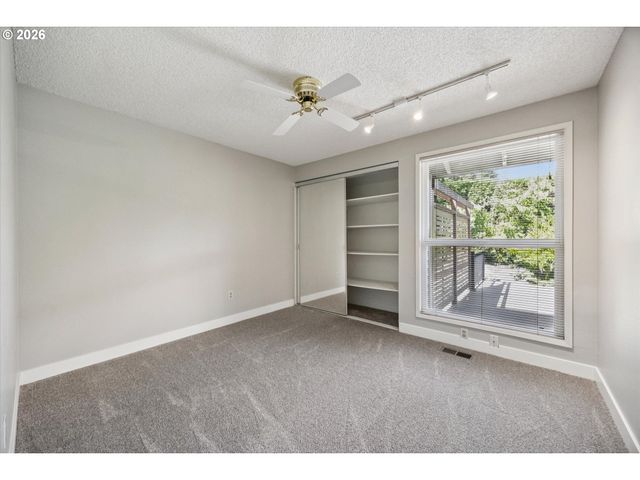 6165 Sw HEIGHTS Ln, Beaverton, OR 97007