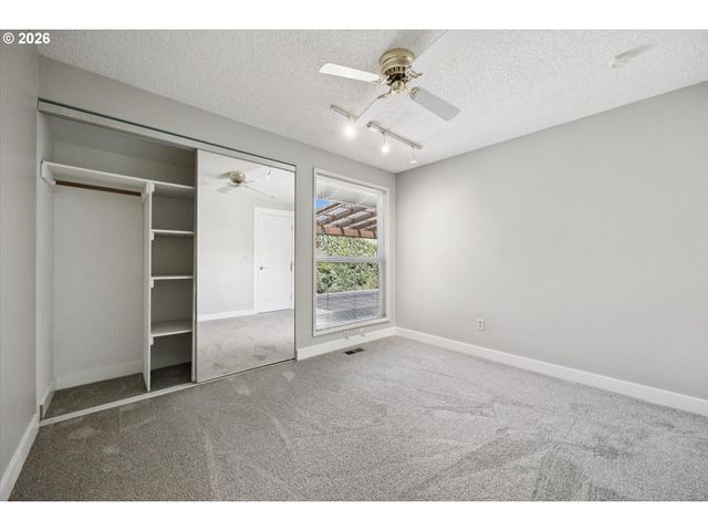 6165 Sw HEIGHTS Ln, Beaverton, OR 97007