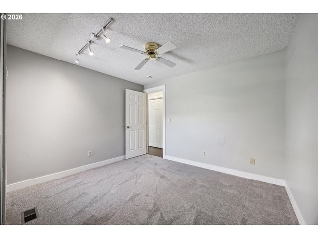 6165 Sw HEIGHTS Ln, Beaverton, OR 97007
