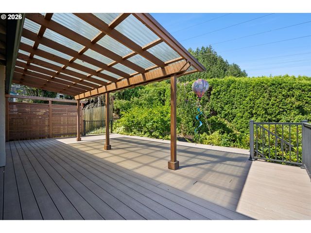 6165 Sw HEIGHTS Ln, Beaverton, OR 97007