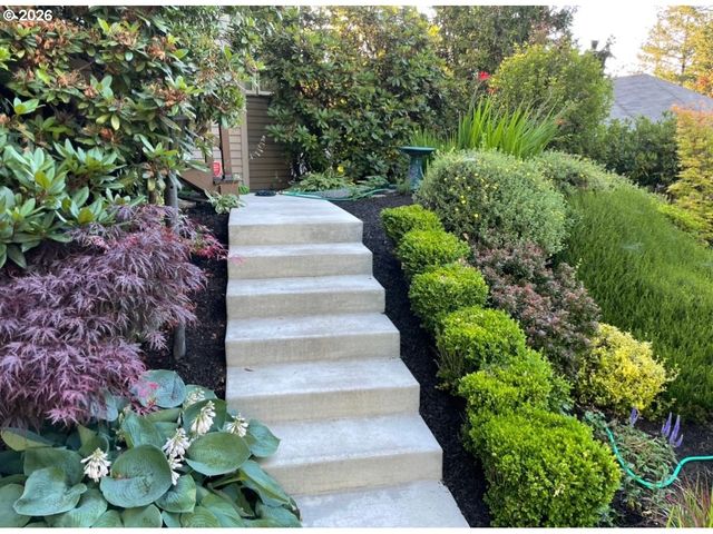6165 Sw HEIGHTS Ln, Beaverton, OR 97007