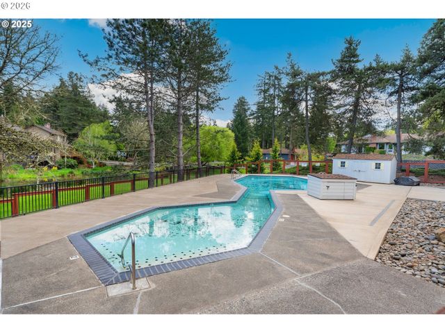 6165 Sw HEIGHTS Ln, Beaverton, OR 97007