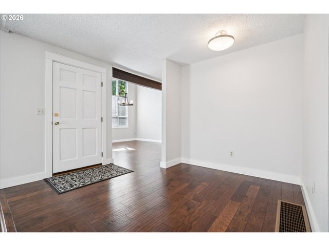 6165 Sw HEIGHTS Ln, Beaverton, OR 97007