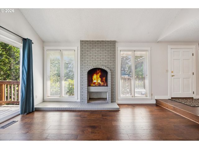 6165 Sw HEIGHTS Ln, Beaverton, OR 97007