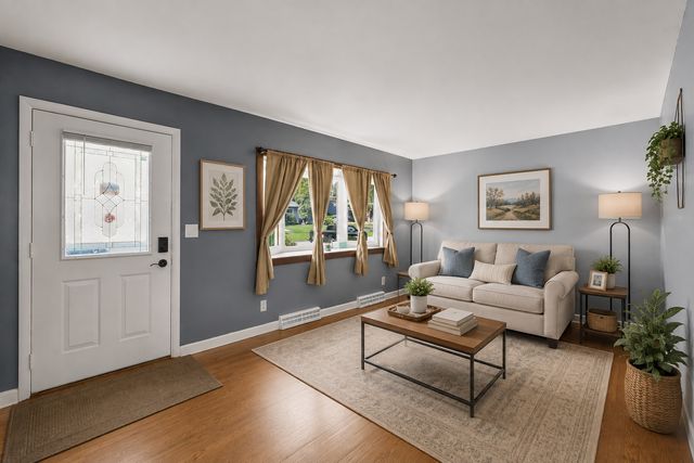 383 Lloyd Street, Cary, IL 60013