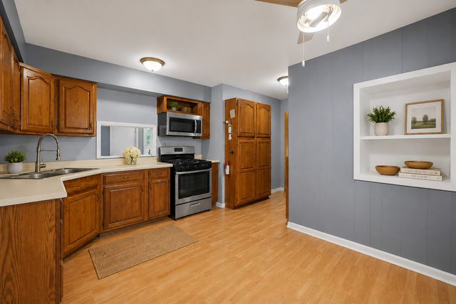 383 Lloyd Street, Cary, IL 60013