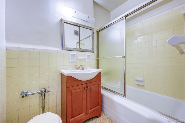 6395 Austin Street 5C, Rego Park, NY 11374