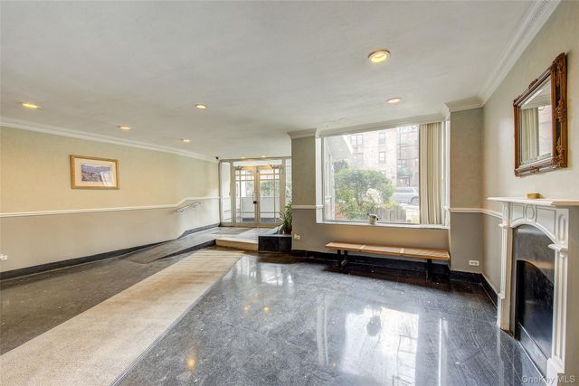 6395 Austin Street 5C, Rego Park, NY 11374