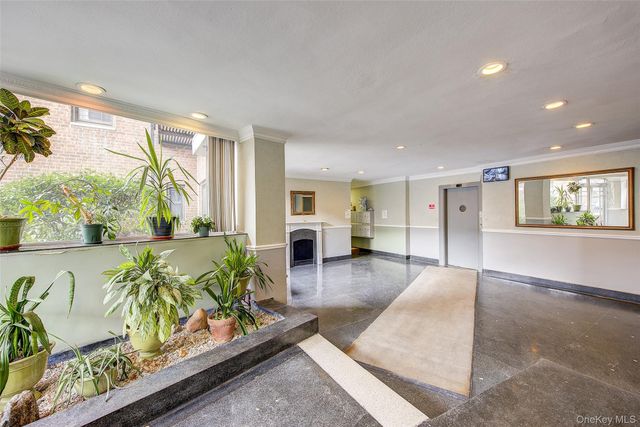 6395 Austin Street 5C, Rego Park, NY 11374