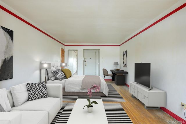 6395 Austin Street 5C, Rego Park, NY 11374