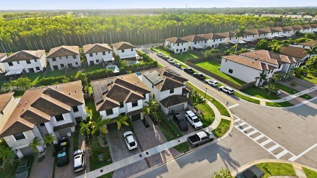 25418 SW 108th Ct, Homestead, FL 33032