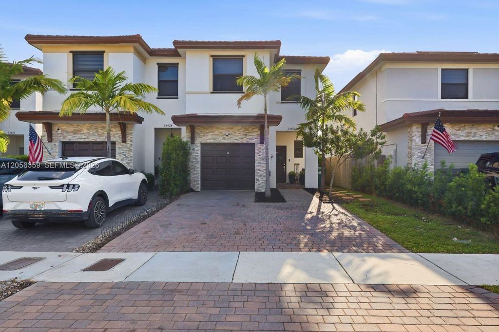 25418 SW 108th Ct, Homestead, FL 33032
