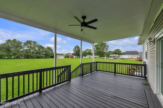 817 Tulls Creek Road, Moyock, NC 27958