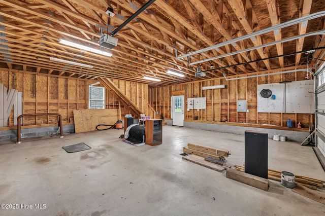 817 Tulls Creek Road, Moyock, NC 27958