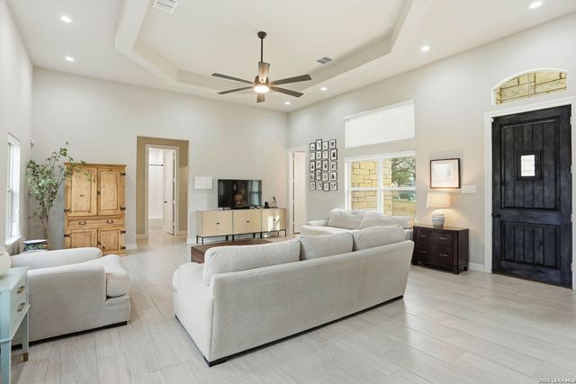 109 W Short Meadow, Lytle, TX 78052