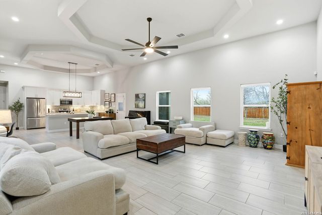 109 W Short Meadow, Lytle, TX 78052