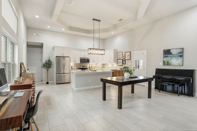 109 W Short Meadow, Lytle, TX 78052