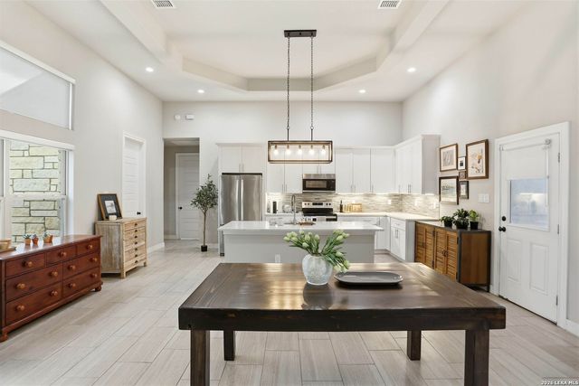 109 W Short Meadow, Lytle, TX 78052