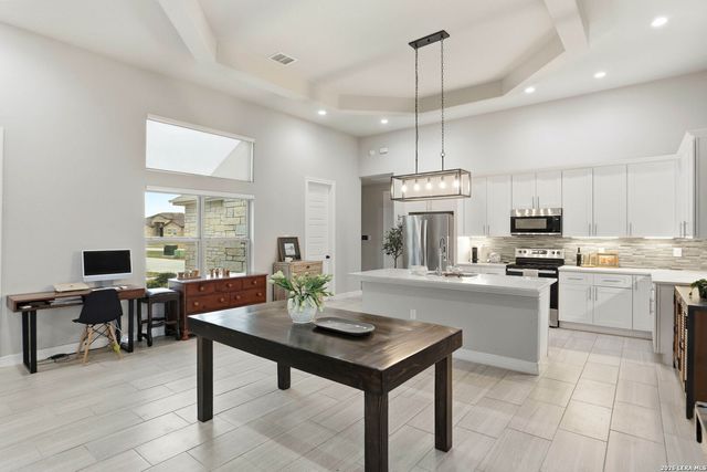 109 W Short Meadow, Lytle, TX 78052