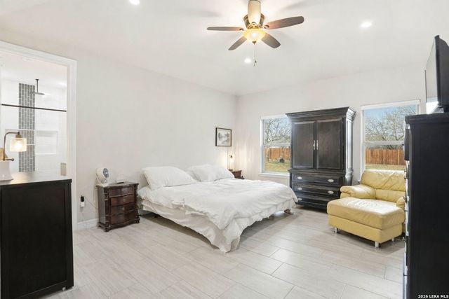 109 W Short Meadow, Lytle, TX 78052