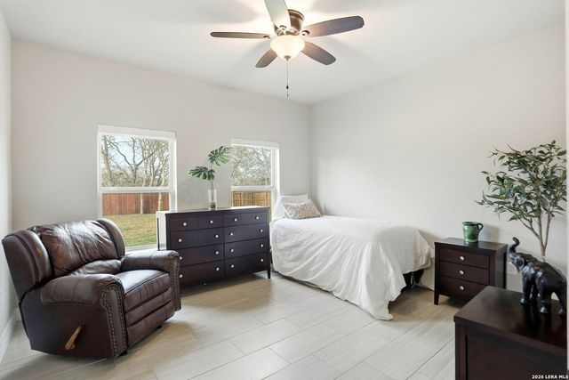 109 W Short Meadow, Lytle, TX 78052