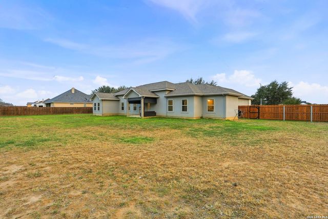109 W Short Meadow, Lytle, TX 78052