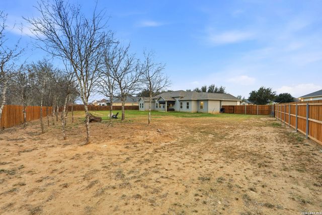 109 W Short Meadow, Lytle, TX 78052