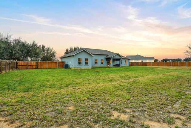 109 W Short Meadow, Lytle, TX 78052