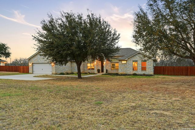 109 W Short Meadow, Lytle, TX 78052